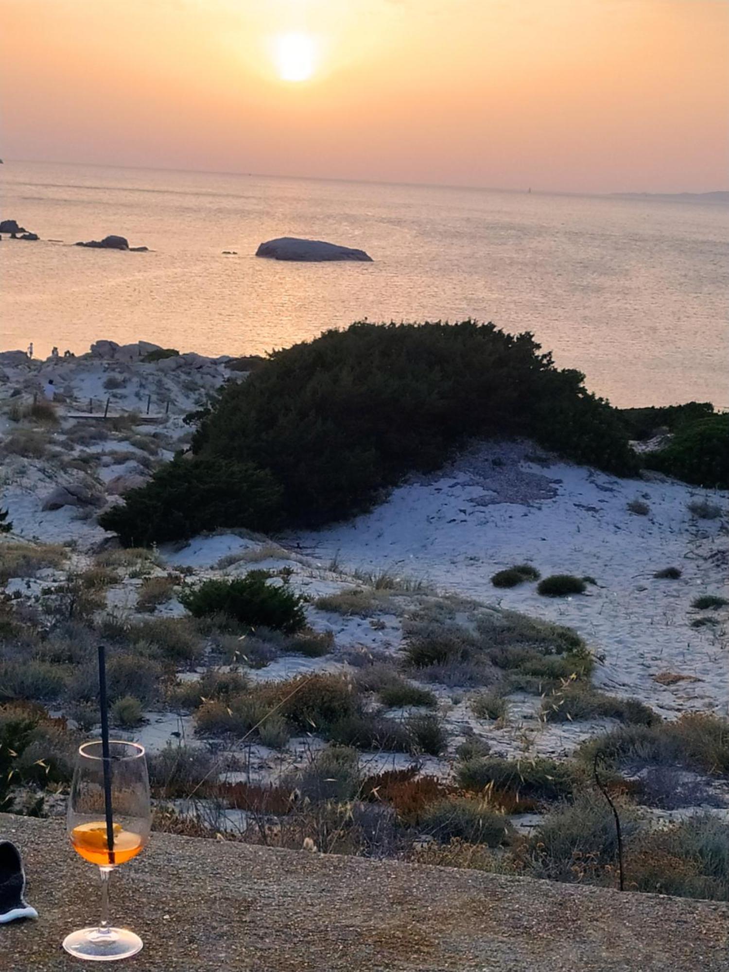 Appartamento Vista Mare A La Maddalena Exterior foto